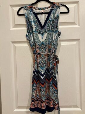 Renee C. Sleeveless V-Neck Paisley Midi Dress in Blue, Orange, White